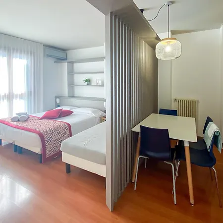 切尔诺比奥公寓酒店 3* 切尔诺比奥