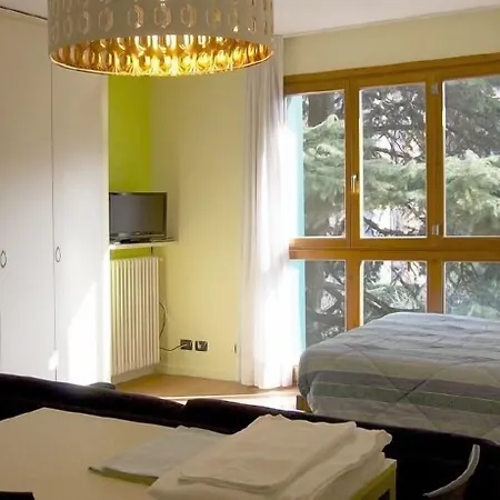 切尔诺比奥公寓酒店 3*